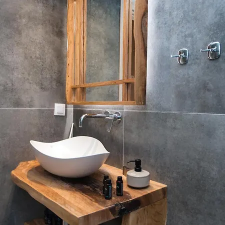 Дом отдыха Nikas Kanali (Corfu)